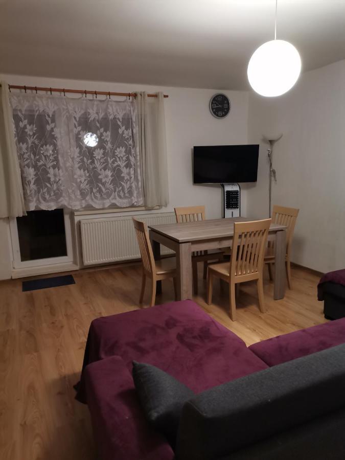 Apartman Family S Vyhladom Na Choc ลุคชกี ภายนอก รูปภาพ